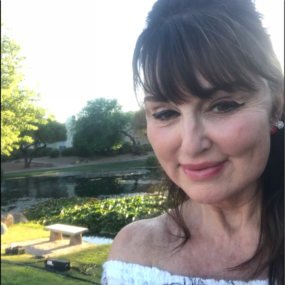 Meet your Posher, Pamala